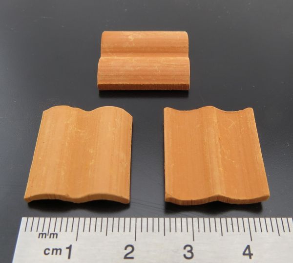 1x Pouf roof tile 21x19mm, red, wave roof tiles, approx. 98