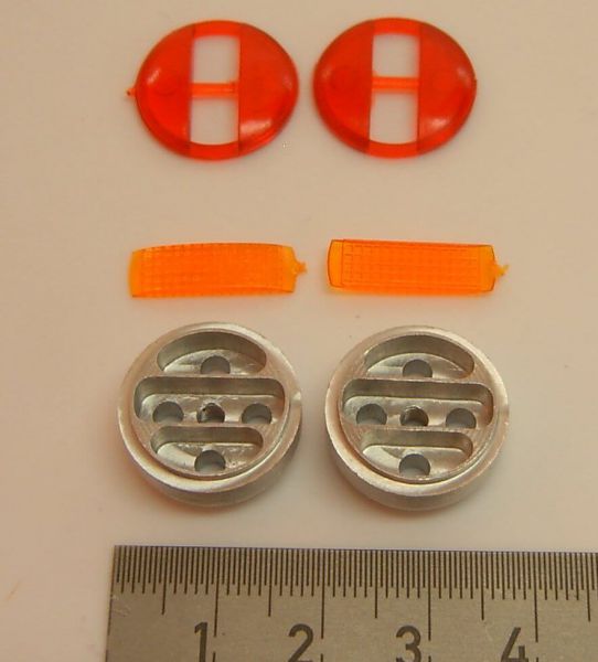 3-chamber rear light unit (1 pair) around with