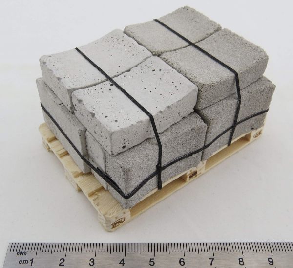 Betonowego bloku Palette skalę 1: 14,5. trough kamienie