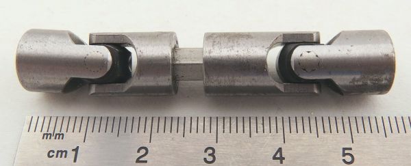 Dubbele kruiskoppeling 10mm Diameter, totale lengte 55mm, St