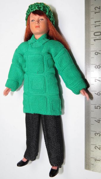 1x Elastyczne Lalki KOBIETA ok 13cm zielony sweter i wysokie