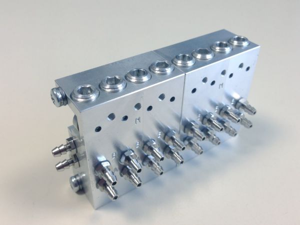 Micro-hydraulic control valve 8-fold until 10bar 43x19x72mm