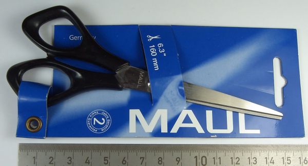 1 quality scissors for right-handers, 175mm long. Razor sharp