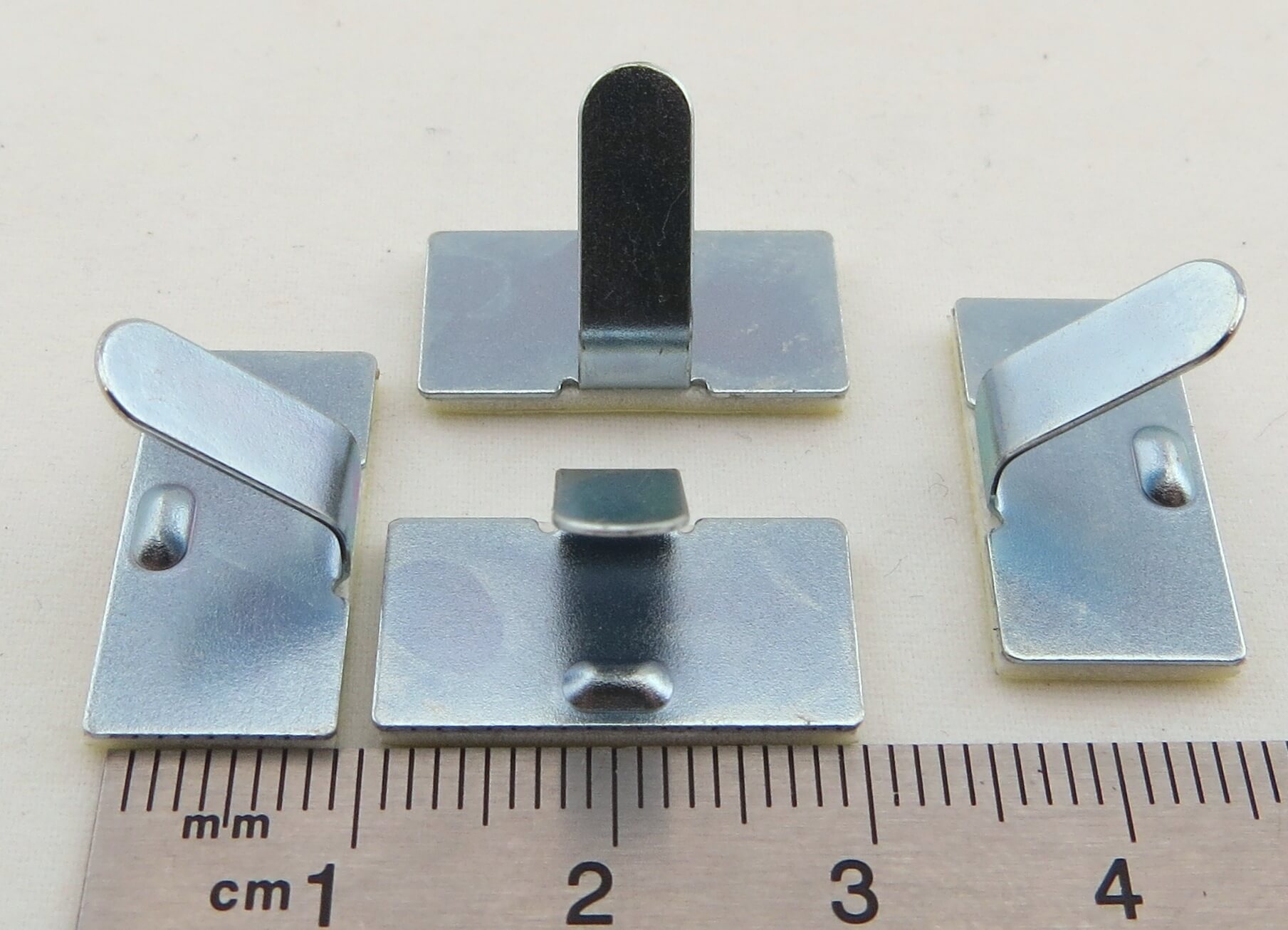 Mini Kabelhalter selbstklebend 9mm (10) - Modellbau Berlinski  Modellbaufachhandel