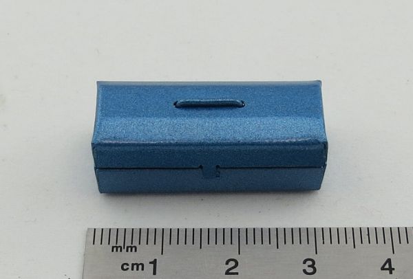 1x tool box 30mm long, metal. Painted blue, hinged